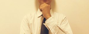 考える男性